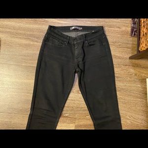 Levi’s 524 Skinny. Size 7
